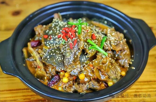 广西男子河边钓到“澡盆鳖”想放生却被阻止网友：外来物种不能放(图12)