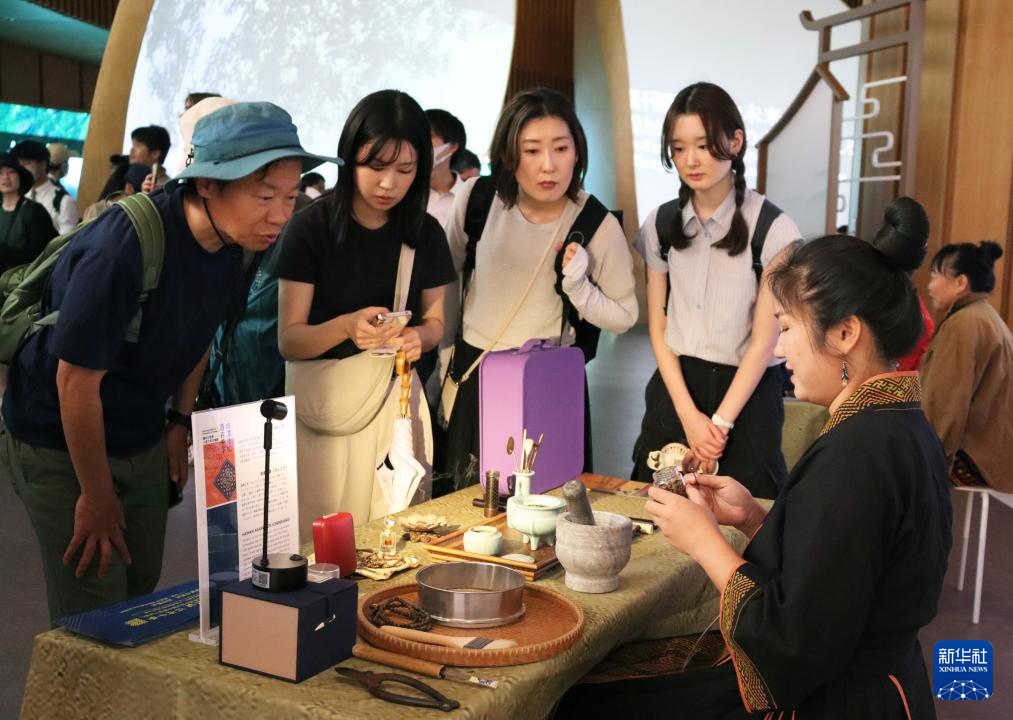 大阪世博会海南活动周开幕(图1)