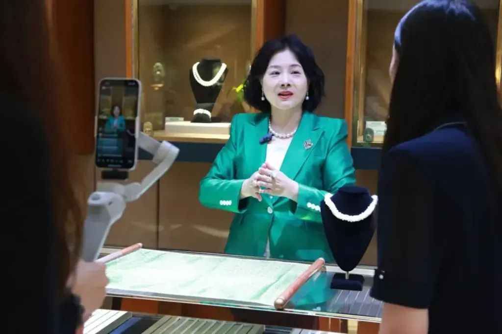 “珍珠女王”白如芳逝世(图2)