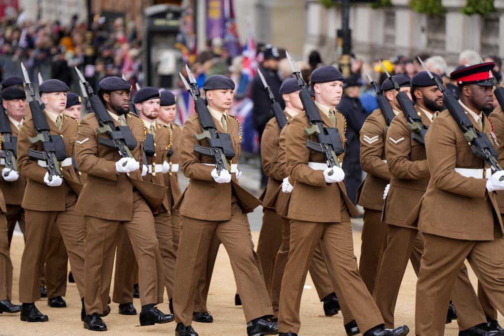 怕美国“撒手”英国欲加大开发核武力(图2)