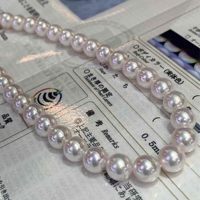 流光溢彩的珍珠美学：三款Akoya珠宝点亮女性高光时刻(图3)