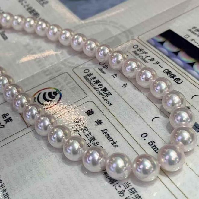 流光溢彩的珍珠美学：三款Akoya珠宝点亮女性高光时刻(图4)