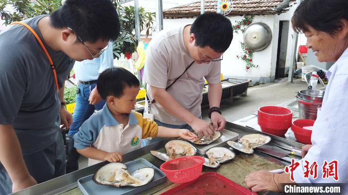 “珍珠开蚌”走红 “Z世代”玩转传统产业的N种可能(图1)