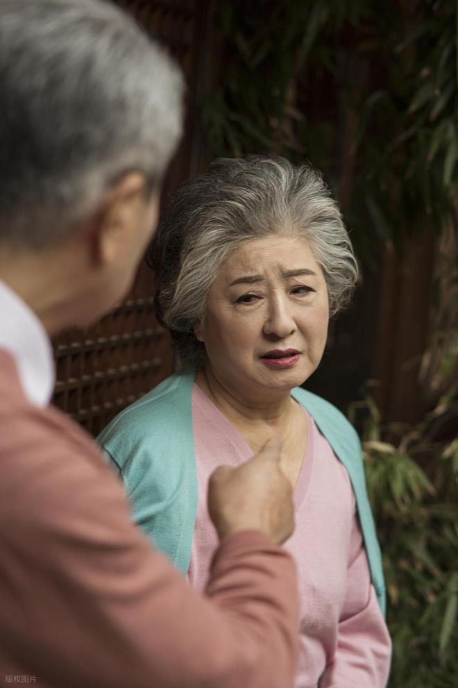 老人最可恨的12种行为占一种都能让人崩溃希望你是一个例外(图8)