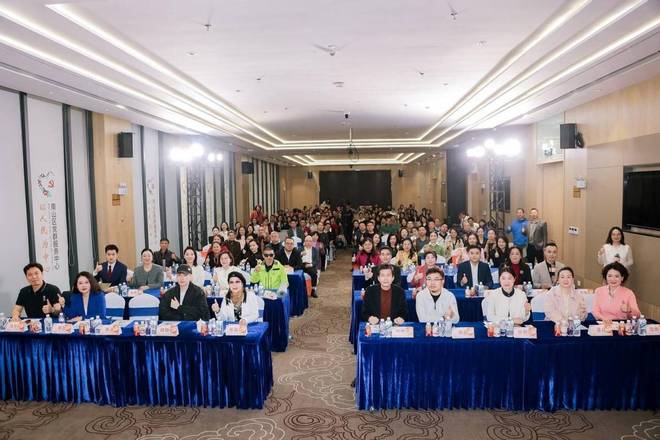 十年聚力AI赋能声动湾区！新嘉程教育十周年庆典暨演讲IP峰会(图2)