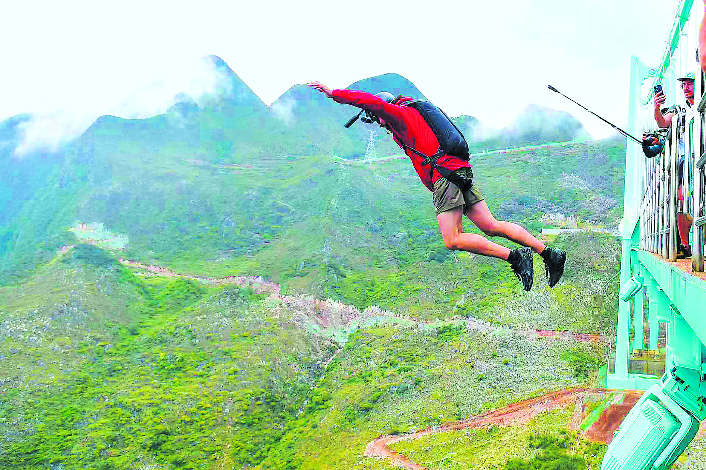 惠黔力推产业集群化发展 两年实施特色产业提升项目60个(图11)