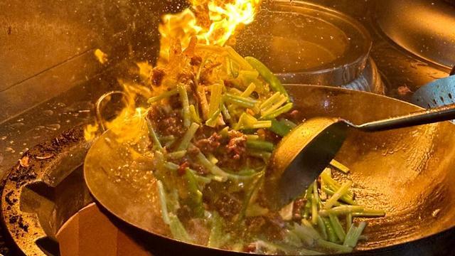 西贝逆势融资餐饮能否靠“锅气”和透明破局？︱大象财富(图1)