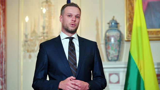 撞上火车头！立陶宛新总理认怂：美台承诺全是假我们栽惨了(图5)