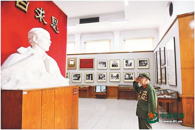 军营观察丨96岁老军医：用有限的生命去做更多的工作(图3)